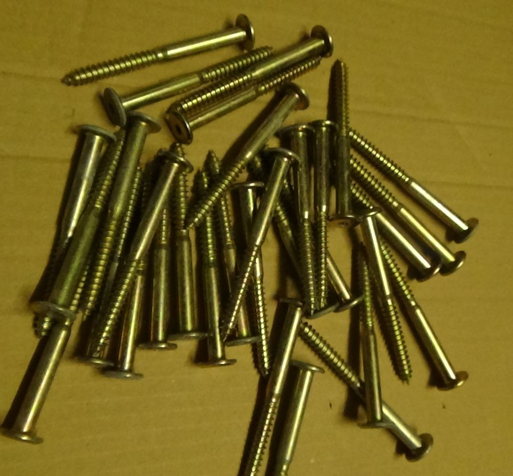 VIS POUR FIXATION HUISSERIE 15 Balma (31)