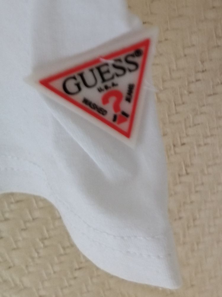Pour No�l
Tee-shirt GUESS
Homme TM 10 Toulouse (31)