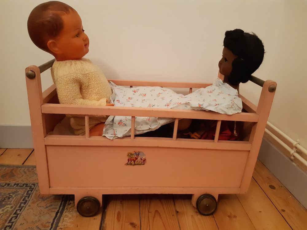 Lit pour poup�es ancien en bois 45 Saint-Quentin (02)