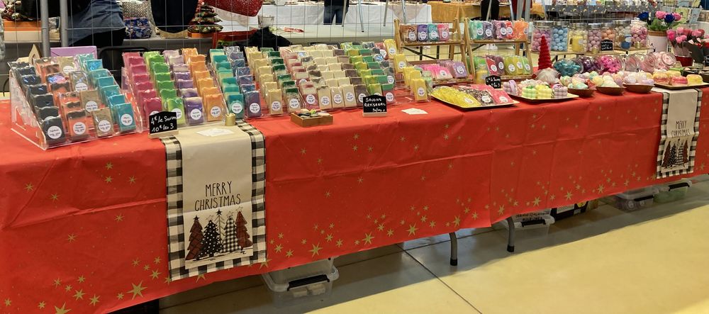 Lot pour revente  savons et produits pour le bain 2500 Puy-l'�v�que (46)