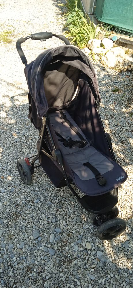 Pousette zobo pliable 20 La Fontonne (06)