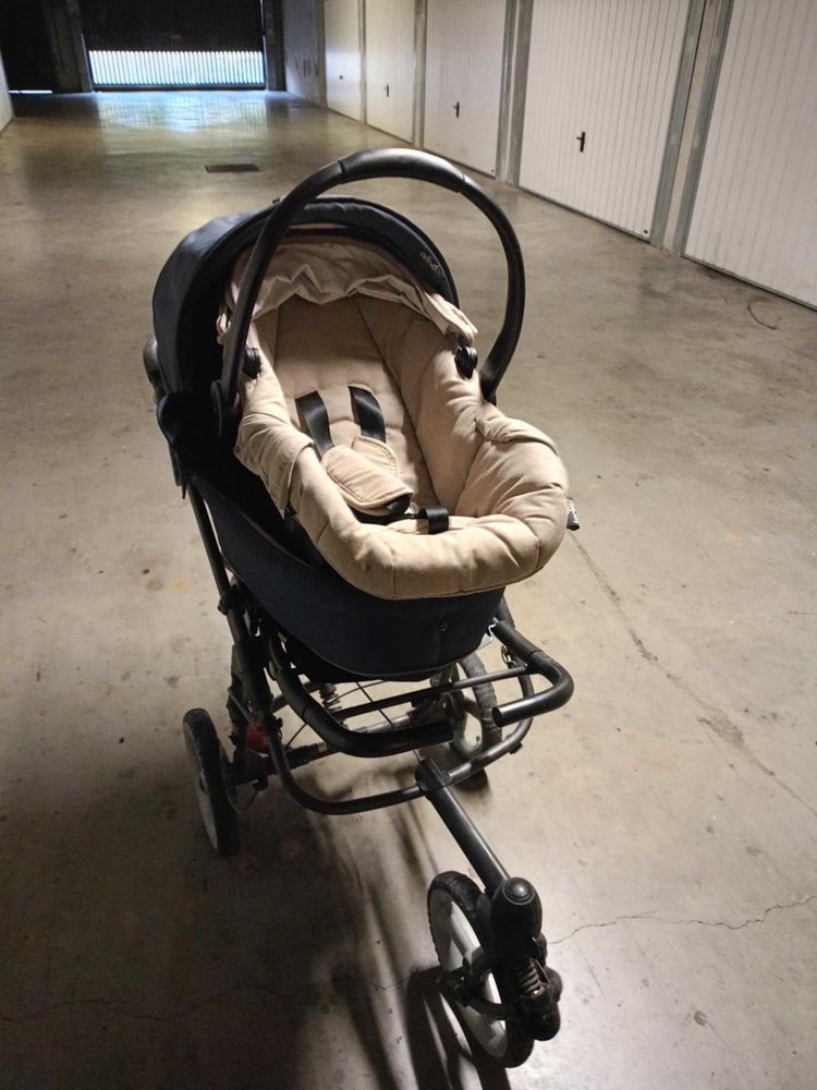 poussette avec nacelle marque windoo 180 Toulon (83)