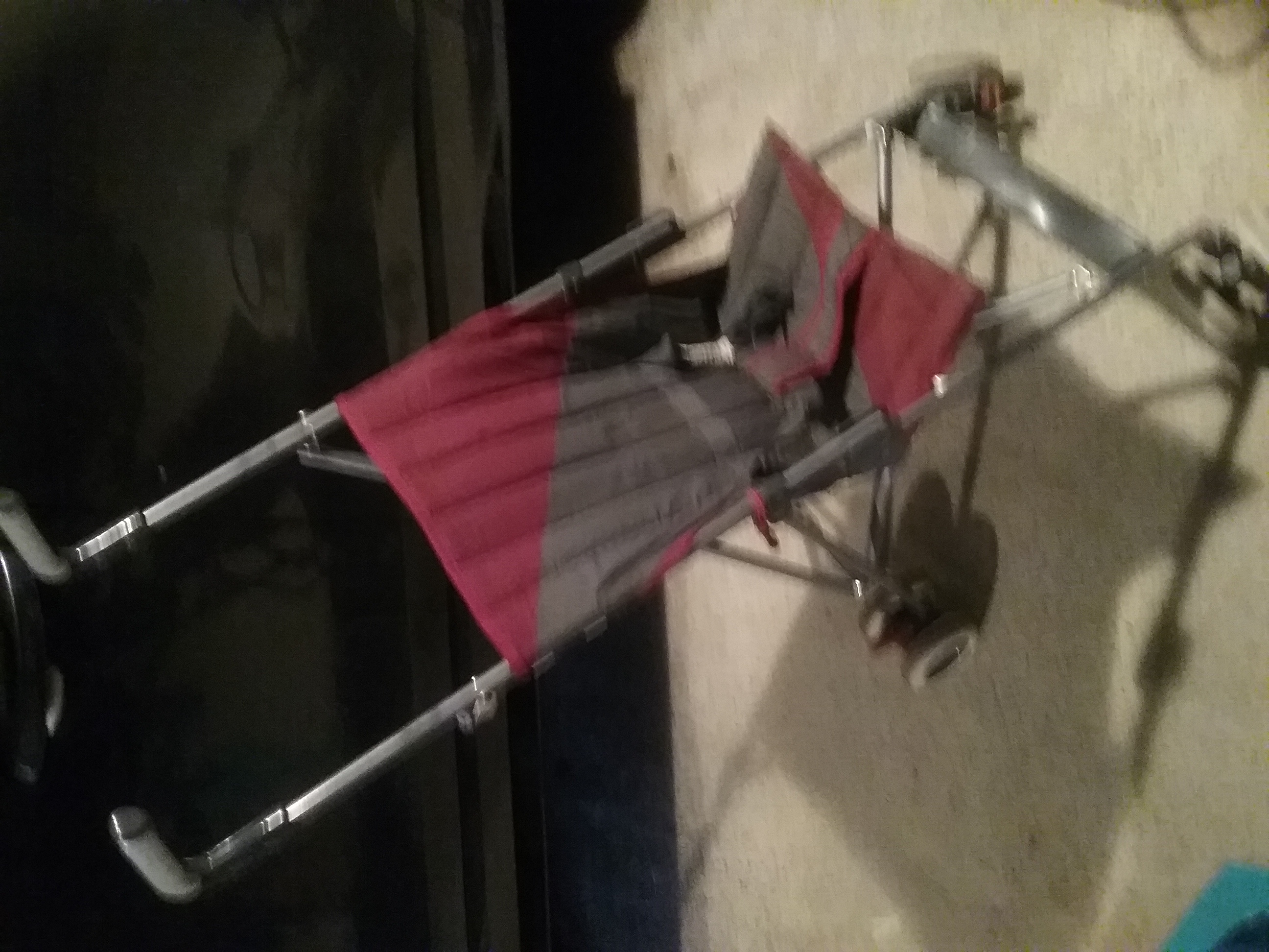 Poussette avec ombrelle 10 Laval (53)