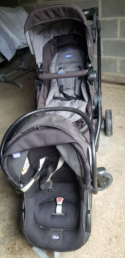 Poussette avec transat
Chaise haute
Transat 0 Erceville (45)