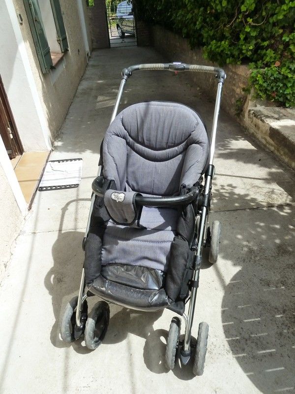 Poussette B�b� Confort 40 Apt (84)