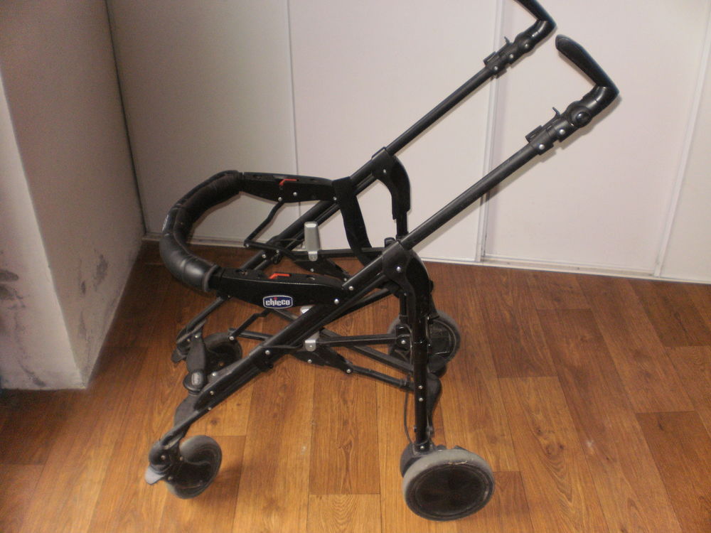 poussette Chico trio 70 Port-sur-Sa�ne (70)