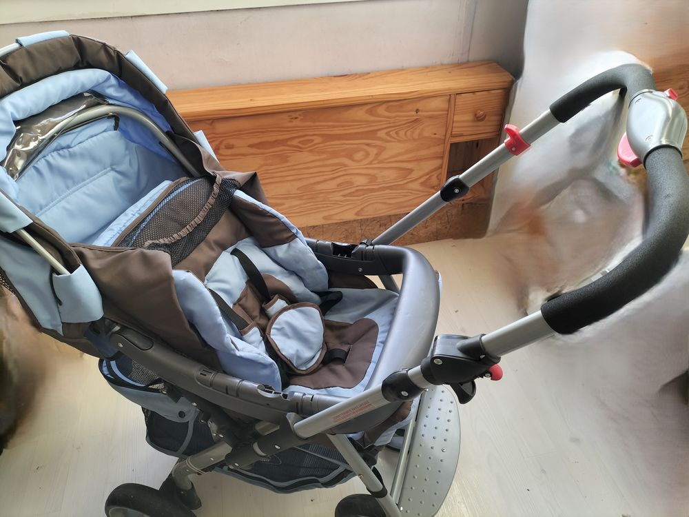 Poussette-combi bleu et marron 100 Paris 18 (75)
