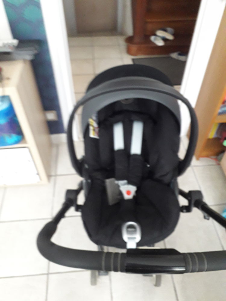Poussette cosy base cybex icloud z 200 Brest (29)