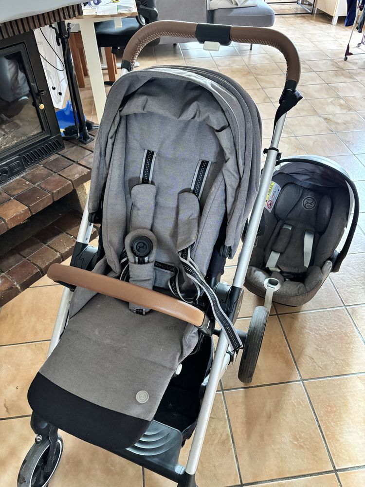 Poussette , cosy 800 Perpignan (66)