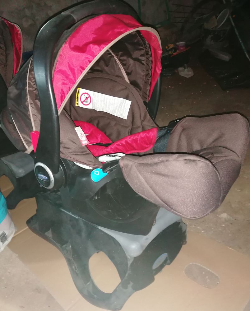 Poussette double Graco avec un cosi et un support voiture 100 Mardore (69)
