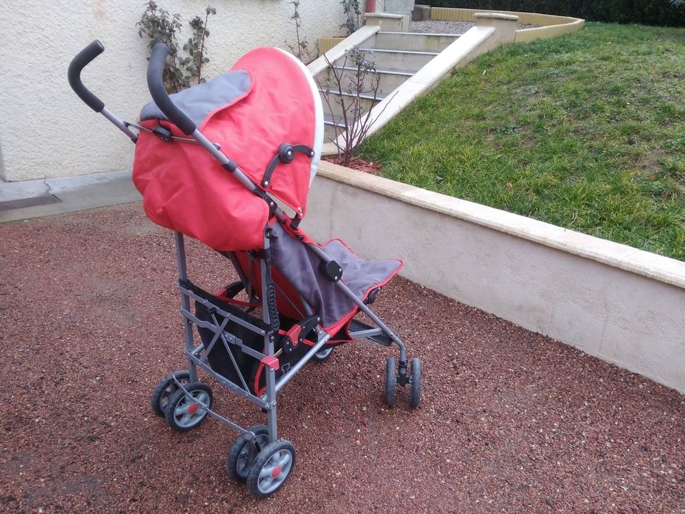 Poussette enfants pliable 35 Ciry-le-Noble (71)
