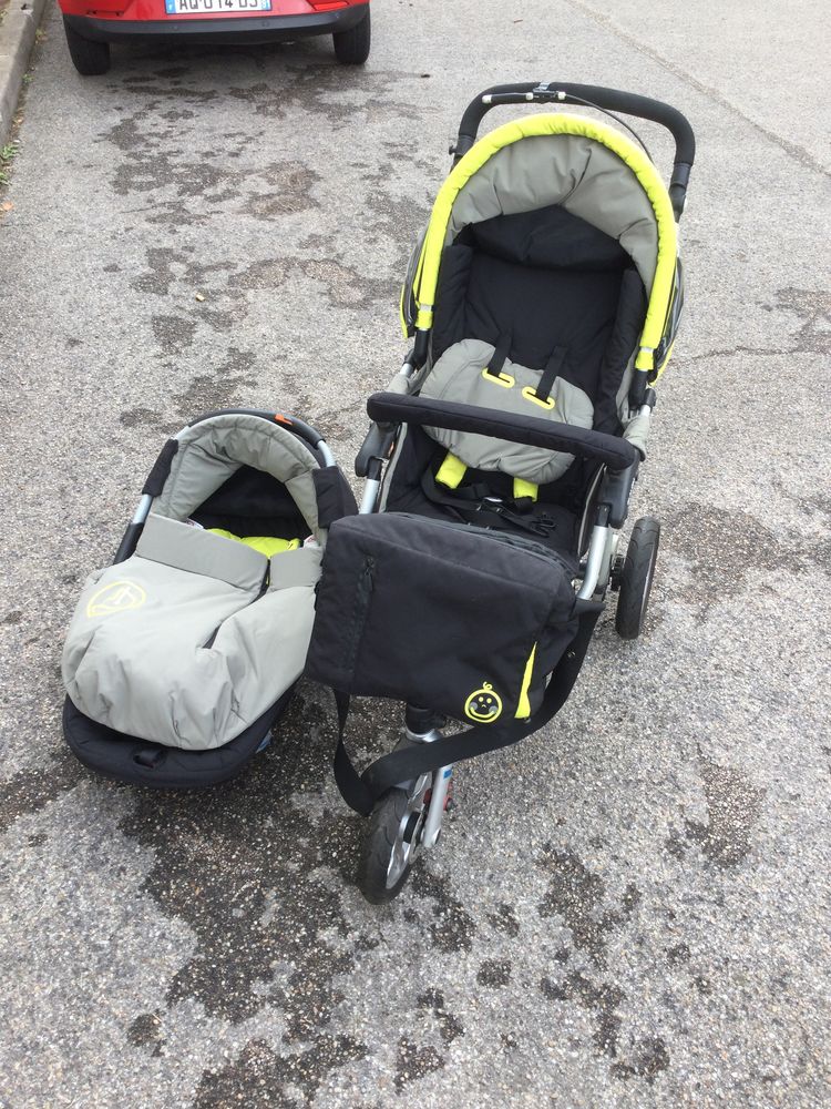 Poussette Jane avec tous les accessoires 
220 Br�tigny-sur-Orge (91)