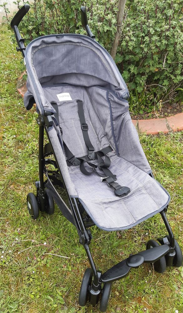 Poussette pliable 55 �tr�chy (91)