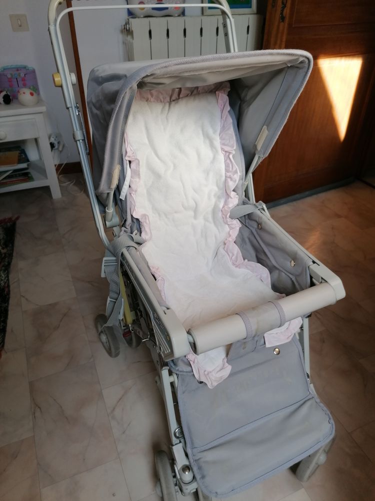 poussette 15 St Auban (04)