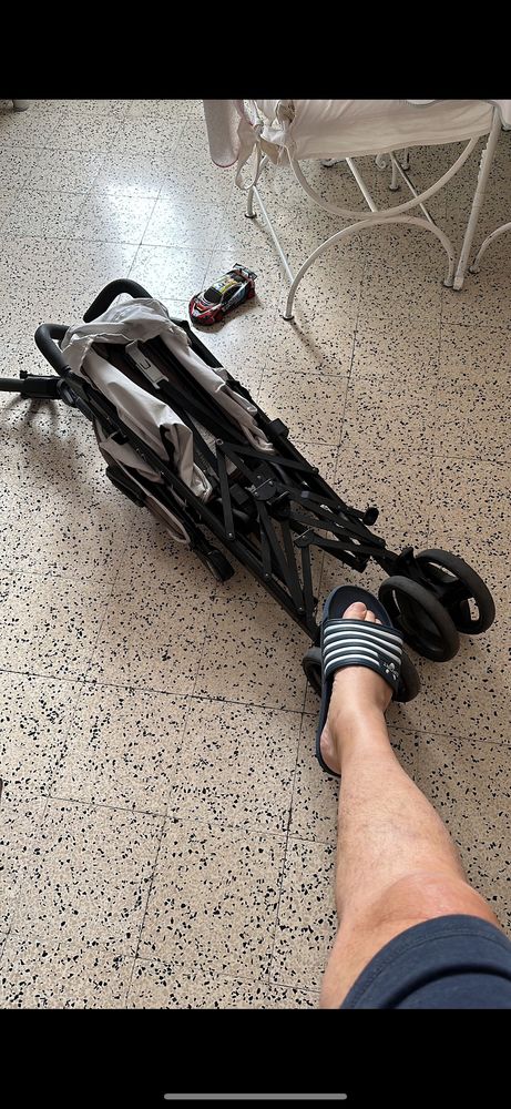 poussette 30 Toulon (83)