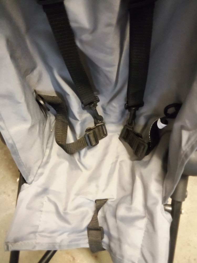 Poussette 30 Pau (64)