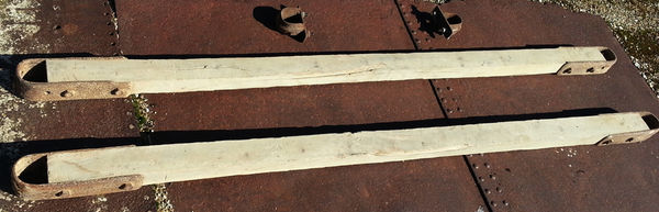 2 poutrelles en ch�ne avec 4 ferrures vissables 59 Saint-Clair-sur-Galaure (38)