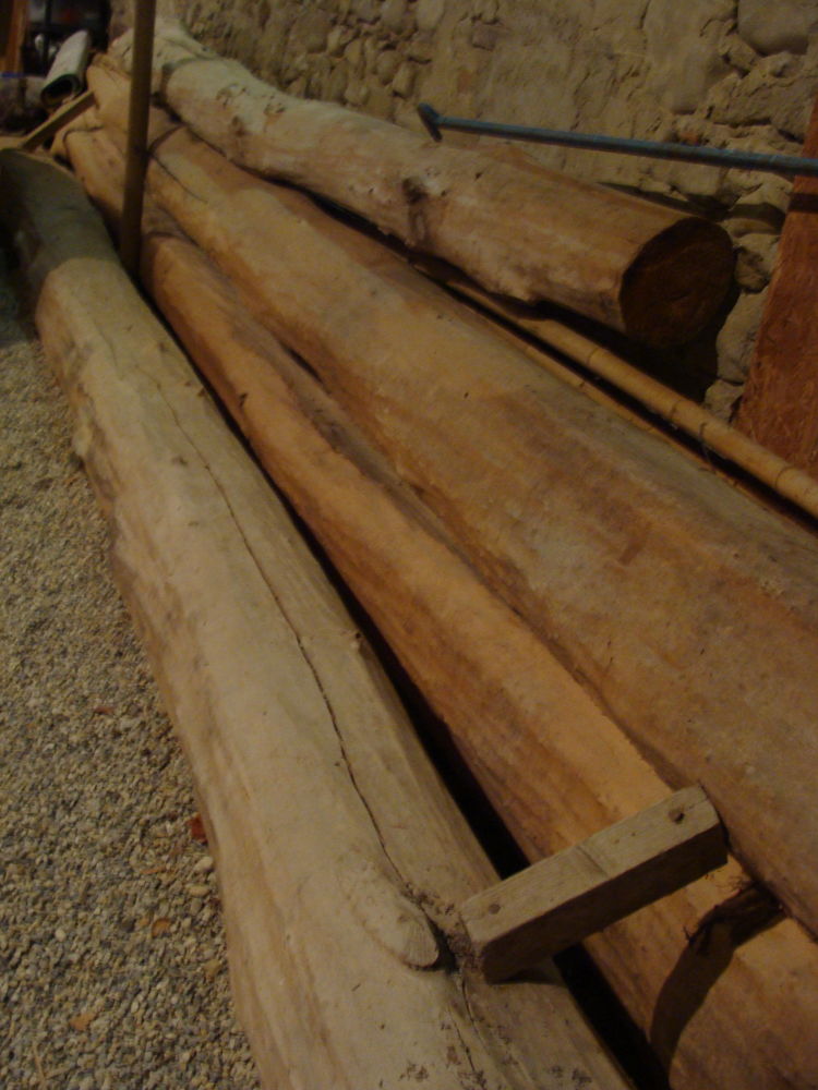 Poutres rondes de 4m � 9.5 M 100 La B�tie-Rolland (26)