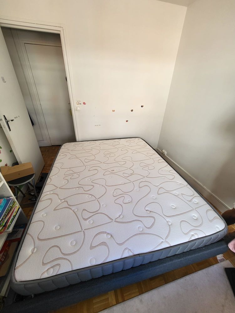 Lit pratiquement neuf 200 Paris 15 (75)