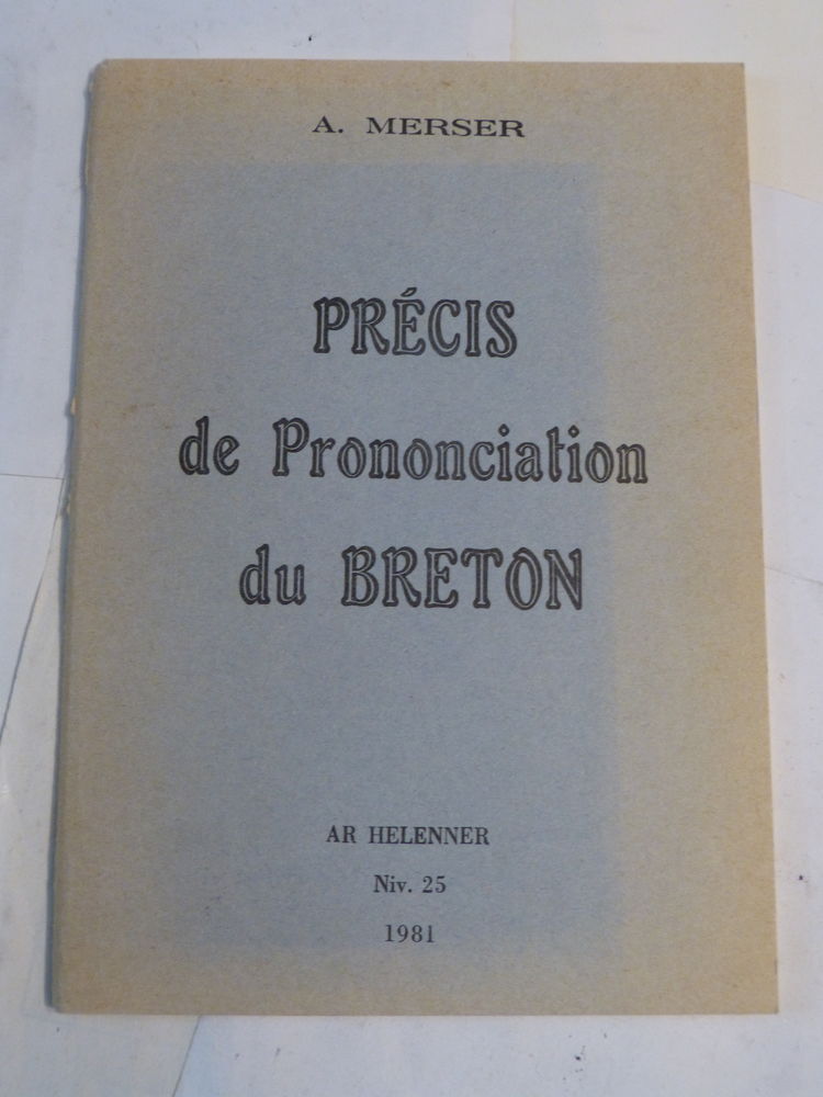 PRECIS DE GRAMMAIRE BRETONNE  par  ANDREO AR  MERSER 8 Brest (29)