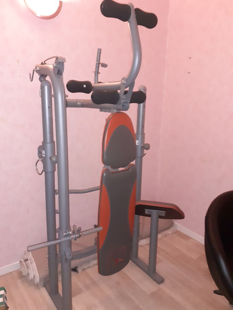 A prendre sur place un banc de musculation cause d�m�nagemen 100 Ajou (27)