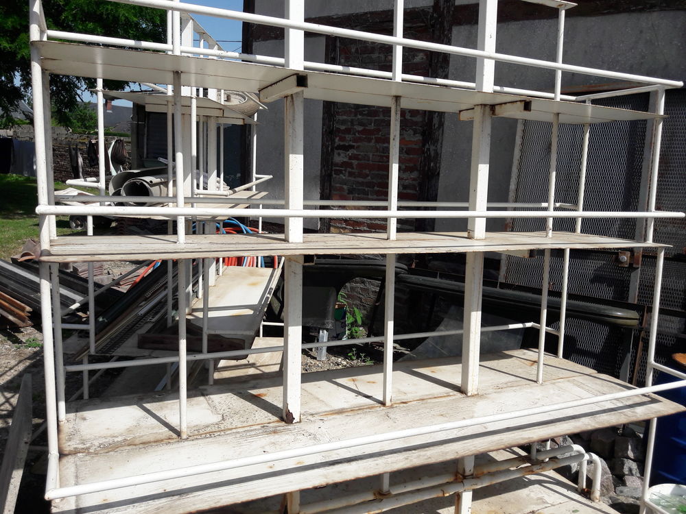 Pr�sentoir m�tallique � roulettes 50 Abancourt (60)