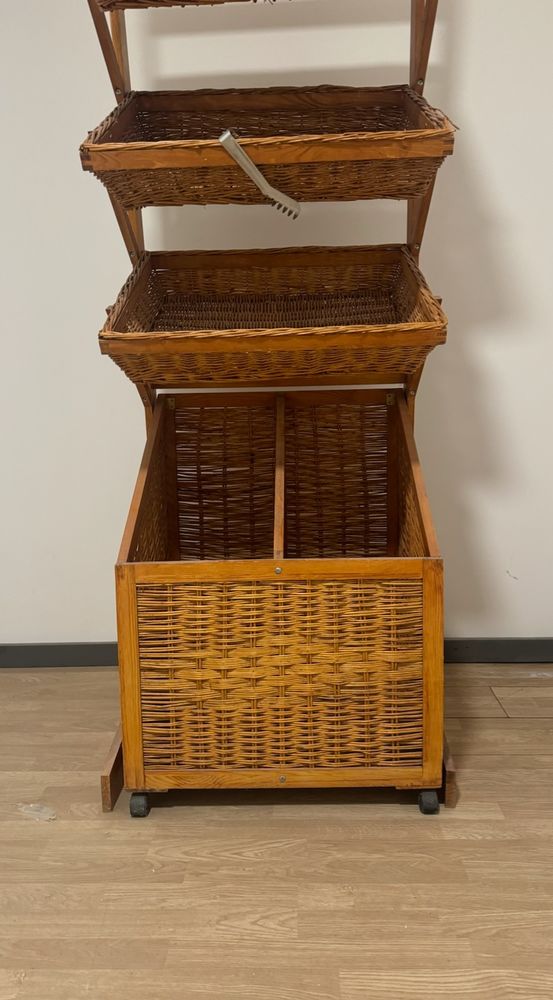 Pr�sentoir panier en osier 220 Bressols (82)