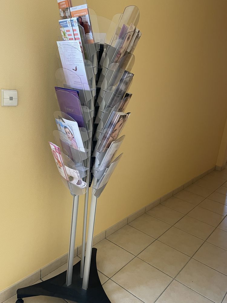 PRESENTOIR ROTATIF CAROUSSEL 25 CASIERS 230 La Limouzini�re (44)