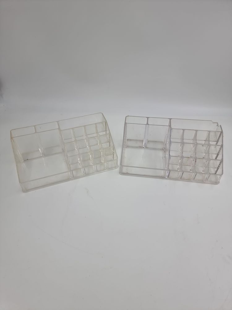 Lot de 2 pr�sentoirs � maquillages transparents 1 Vulbens (74)