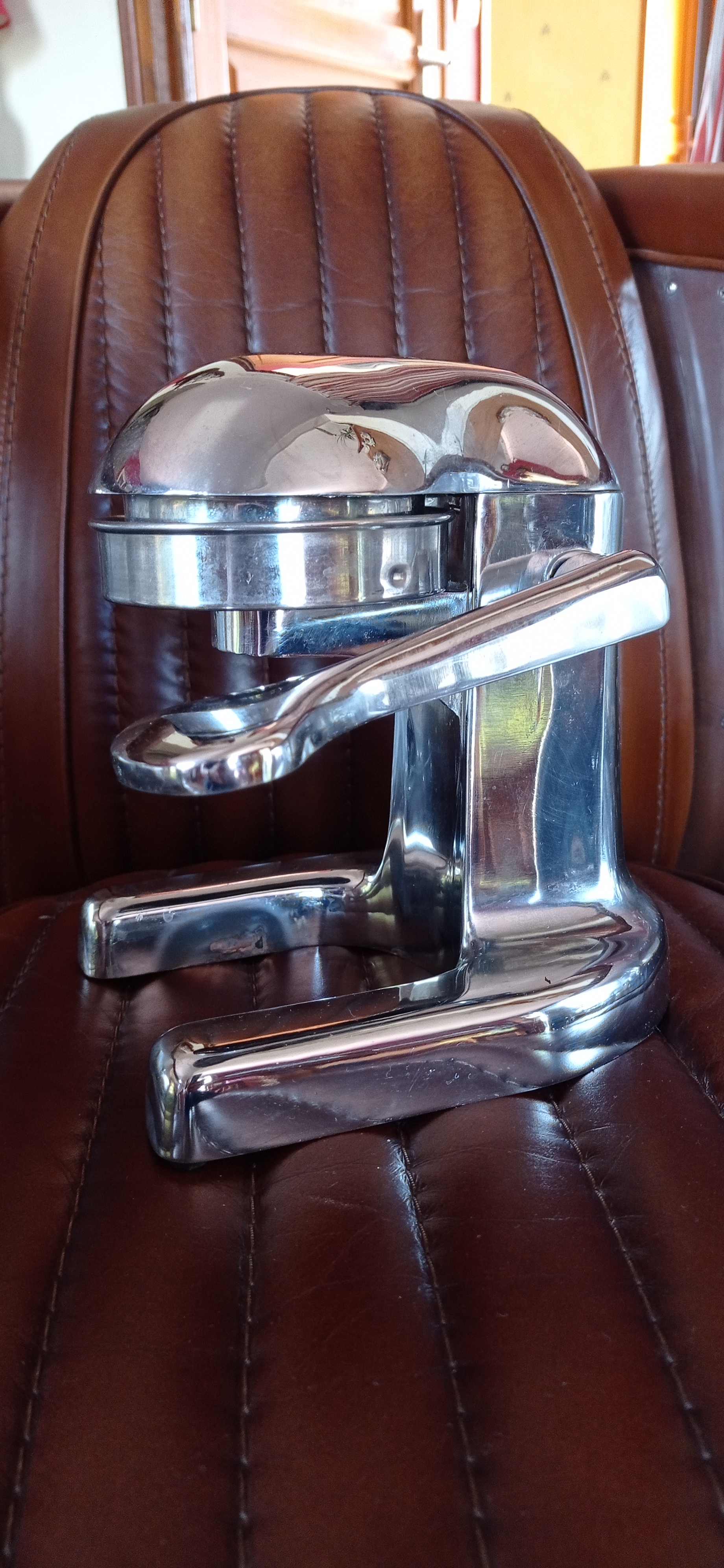 Presse agrume avec levier 20 La Fert�-Alais (91)