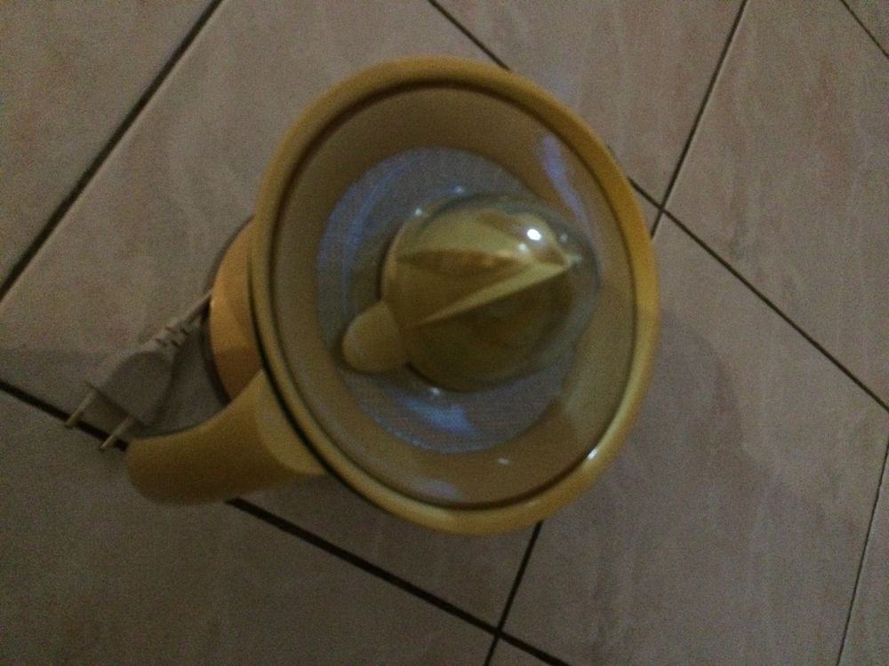 Presse agrumes �lectrique 25 Le Ch�telet-en-Brie (77)