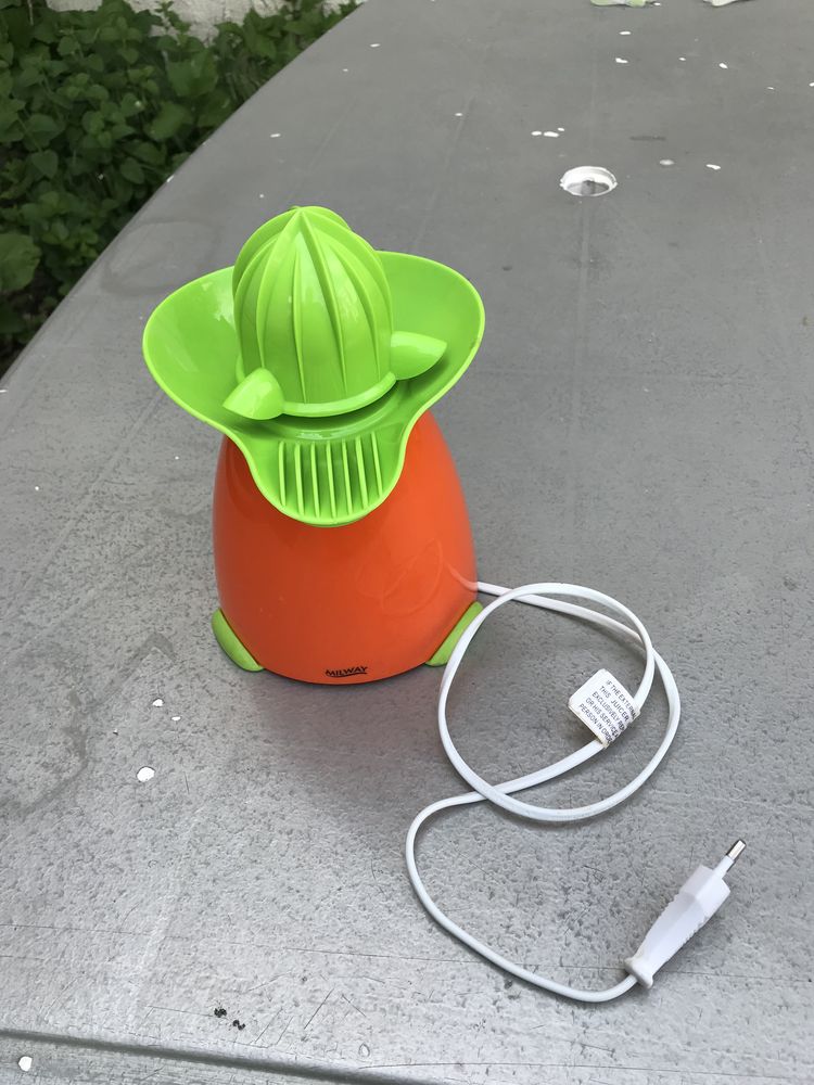 PRESSE AGRUMES ELECTRIQUE
10 Crosne (91)