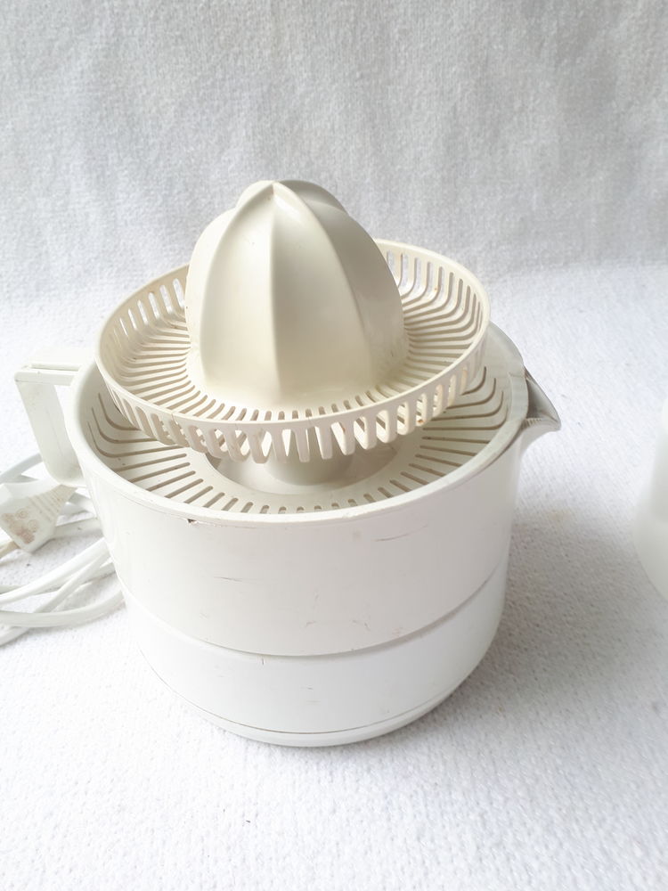 Presse agrumes �lectrique 4 Montigny-Lencoup (77)