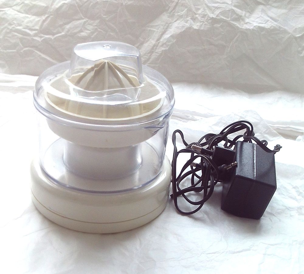 Presse-agrumes de voyage (camping-caravaning) 24 Villeurbanne (69)