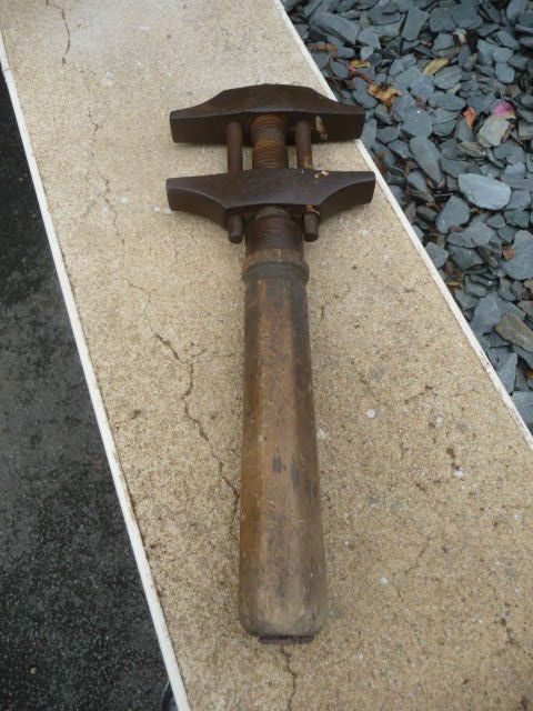 presse �tau ancienne 20 Le Genest-Saint-Isle (53)