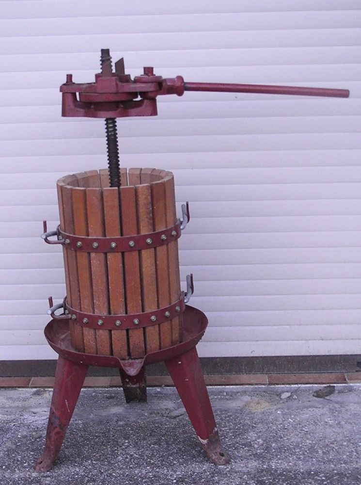 Pressoir � fruits. 40 P�gomas (06)