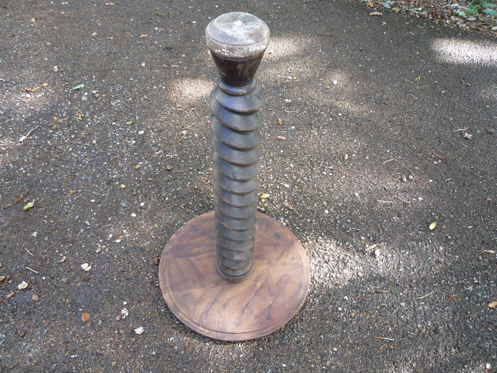 Vis pressoir / gu�ridon
25 Castres (81)