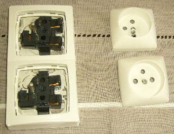 Prise(double) de terre Legrand 16A murale avec bloc AB abim� 3 Versailles (78)