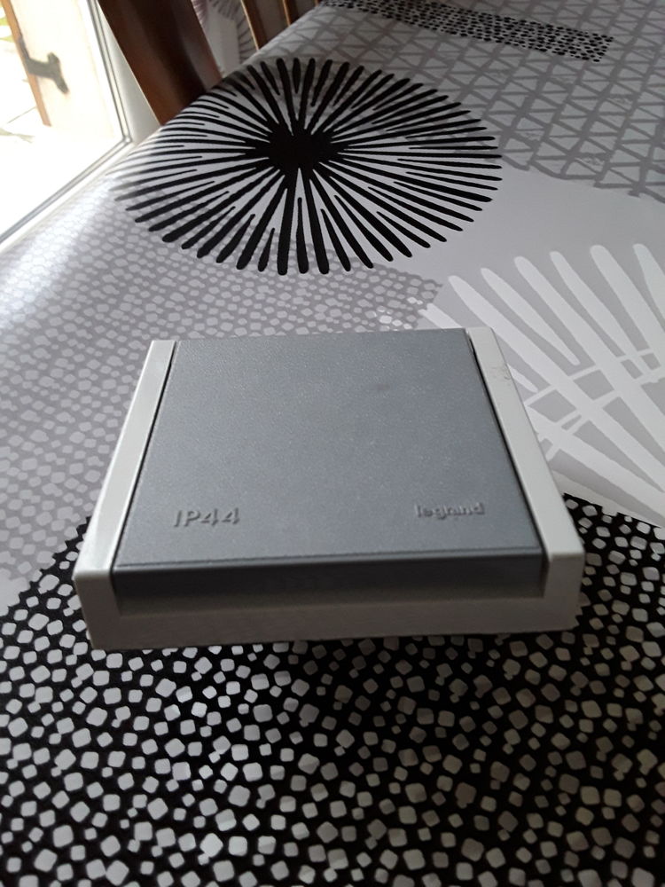 Prise etanche 10 Combs-la-Ville (77)