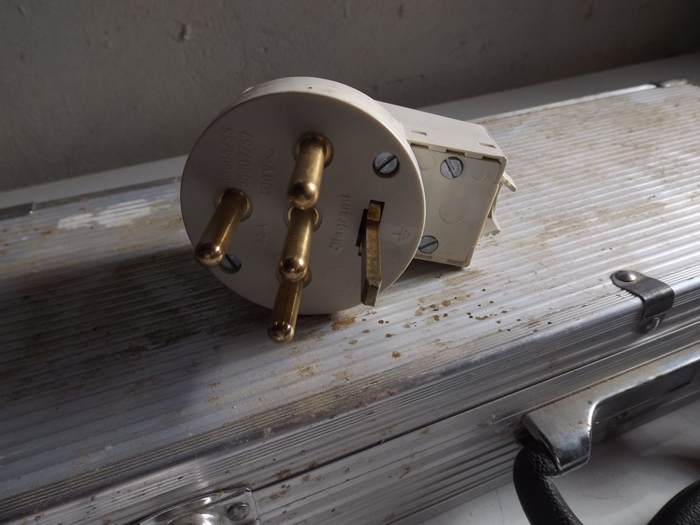 PRISE LEGRAND 20 Combs-la-Ville (77)