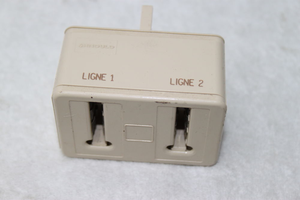 Prise t�l�phone gigogne 1 Montigny-Lencoup (77)