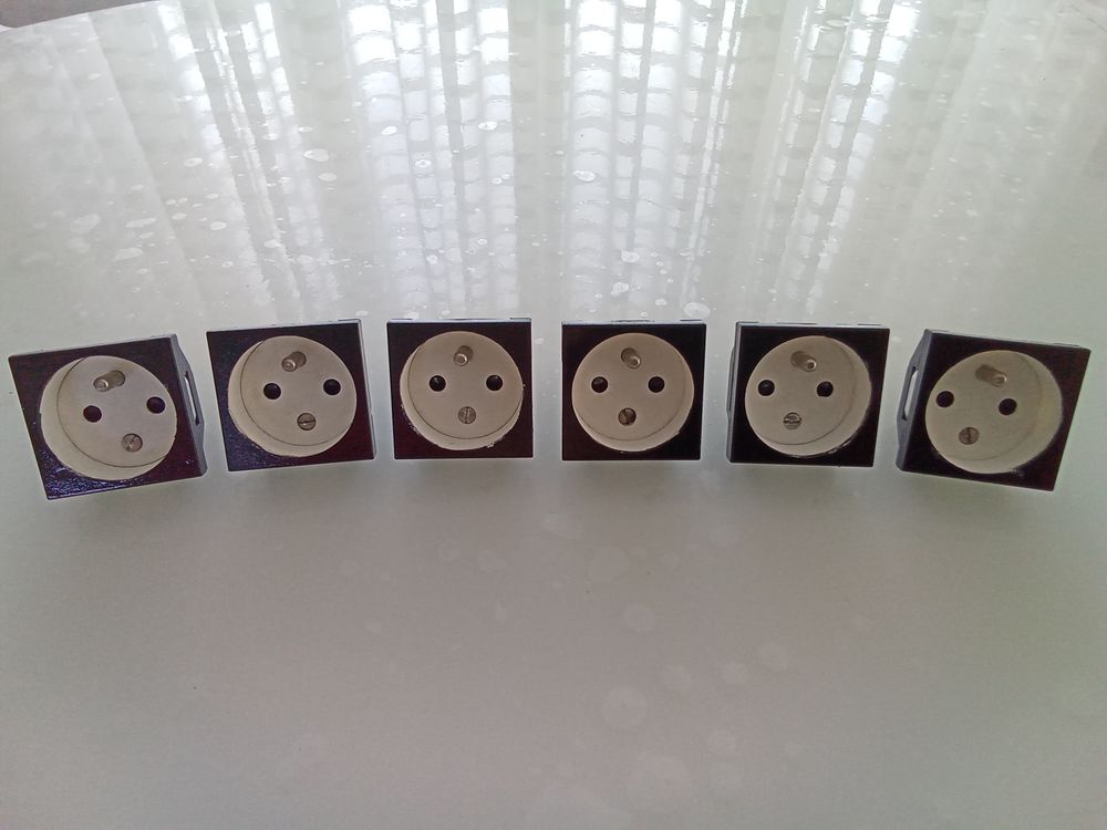 Prises femelles encastrables 6 Org�res (35)