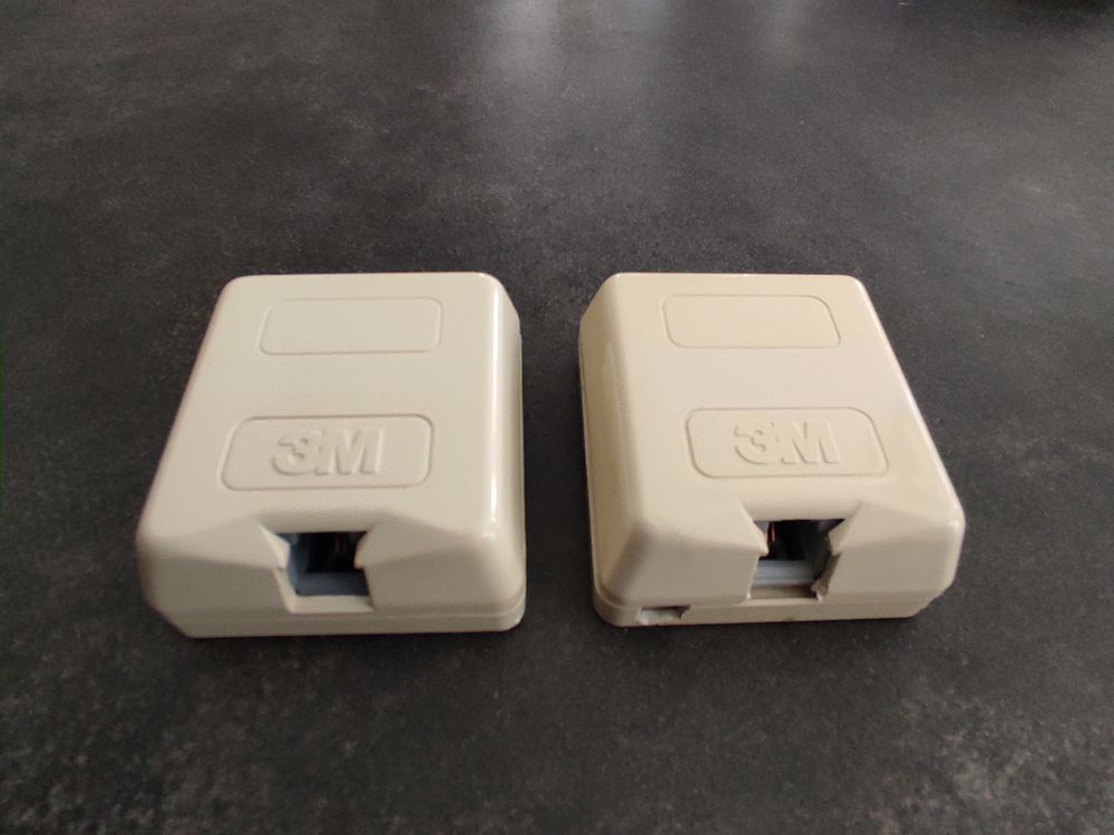 Prises RJ11 3M pour t�l�phone ou ADSL / L 3 Boisset-et-Gaujac (30)