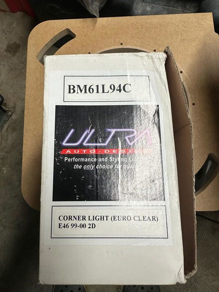 Prix n�gociable. Clignotant BMW blanc neuf emballage origine 40 Gennevilliers (92)