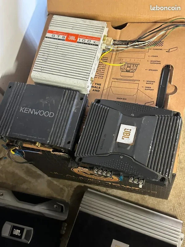 Prix n�gociable : Lot de 6 enceintes pour voiture JBL, Sony 300 Gennevilliers (92)