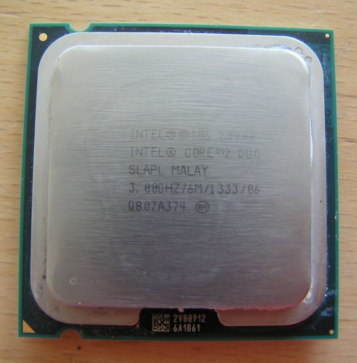 Processeur Intel Core 2 Duo CPU E8400 15 Village-Neuf (68)