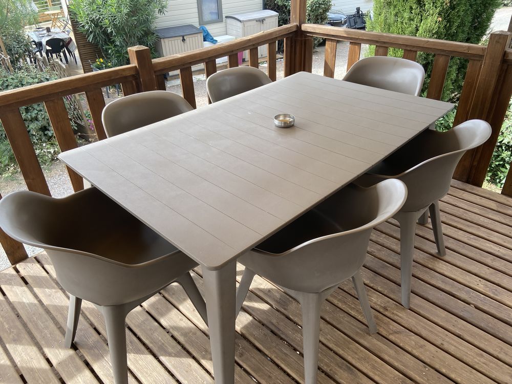 Professionnels:: 26 terrasses couvertes mobile home Fr�jus 7280 Les Adrets-de-l'Est�rel (83)