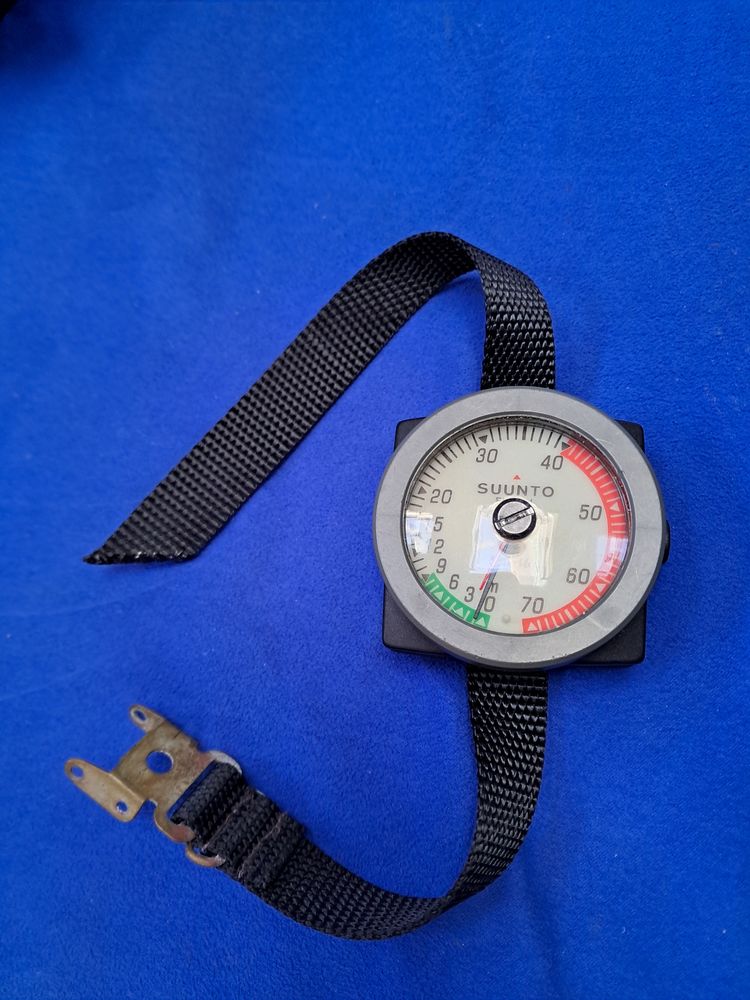 Profondim�tre SUUNTO SM-16 � aiguille m�canique 15 La Grande-Motte (34)