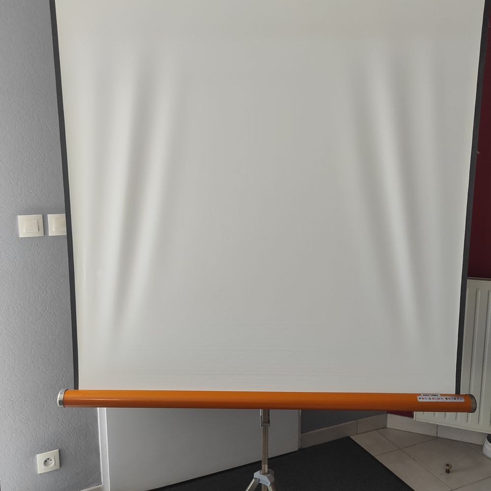 Projecteur TI 186 Bauer avec �cran portable 120 Corps-Nuds (35)