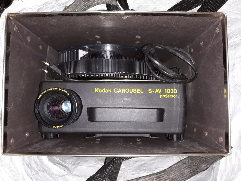 PROJECTEUR CARROUSSEL POUR DIAPOS 300 Sain-Bel (69)